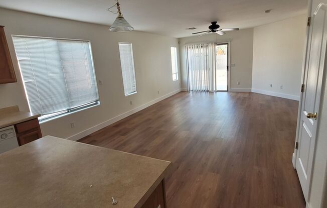 13109 W Clarendon