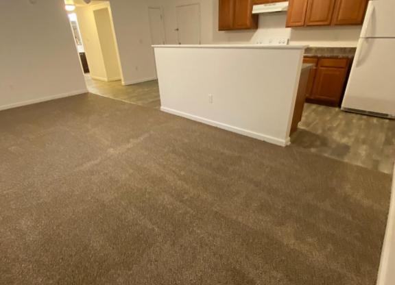 2 beds, 1 bath, 750 sqft, $1,000