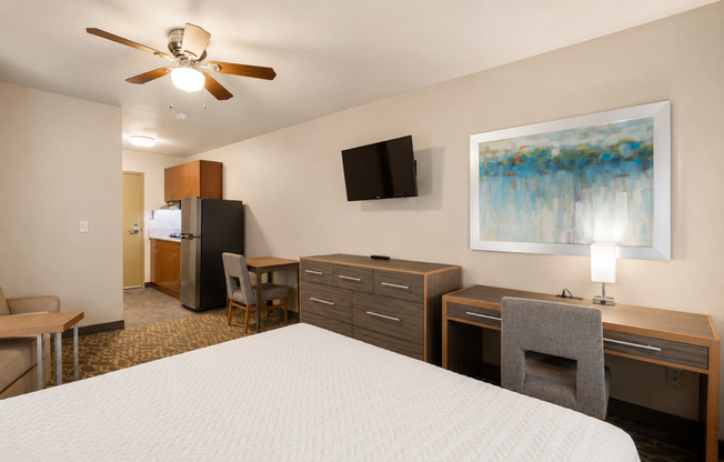 Studio, 1 bath, $1,350, Unit 207