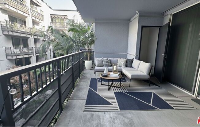 1 bed, 1 bath, 1,050 sqft, $3,100, Unit 426