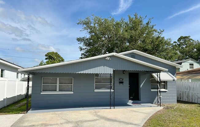 2 bed 1 Bath House in Ideal Location in St Pete