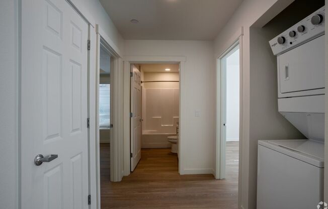 2 beds, 2 baths, 1,027 sqft, $1,875, Unit 212-207