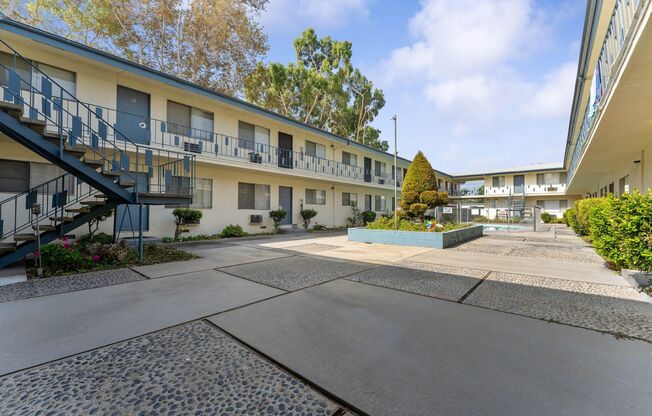 731 N Azusa Ave