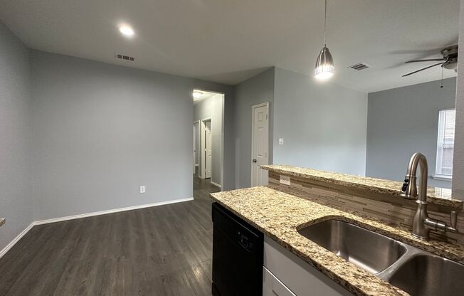 Nice 3 Bedroom, 2 Full Bath Duplex Located in SW Ft. Worth.