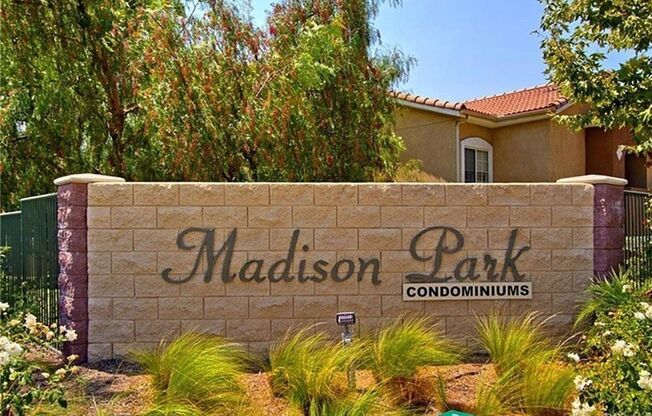 Great 3 Bedroom 2 Bath upper condo in a lovely complex in Murietta! Call Today