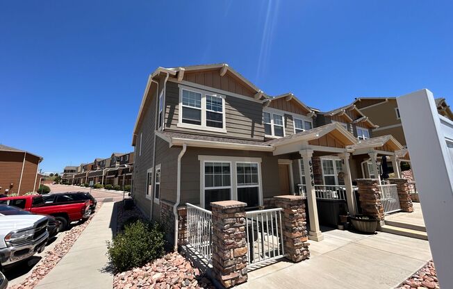 Quiet 2 bed 3 bath home in the 80923 area!!