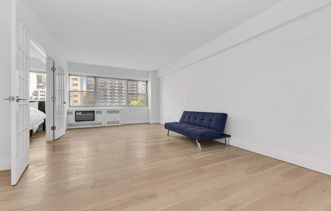 1 bed, 1 bath, 154,000 sqft, $4,200, Unit 8J