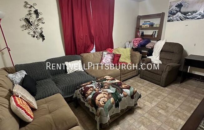 330 OPHELIA ST