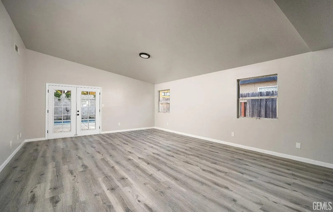 Recently Remodeled 3 Bed 2 Bath!