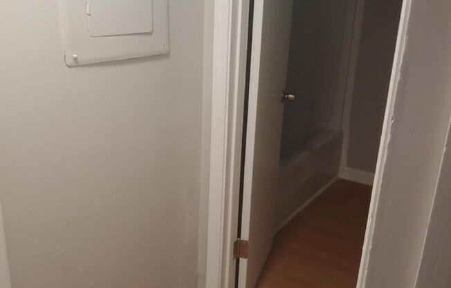 1 bed, 1 bath, 728 sqft, $995, Unit D2