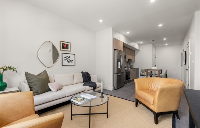 2 beds, 1 bath, 853 sqft, $3,250, Unit 411
