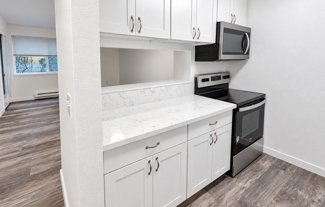1 bed, 1 bath, 590 sqft, $1,495, Unit 303
