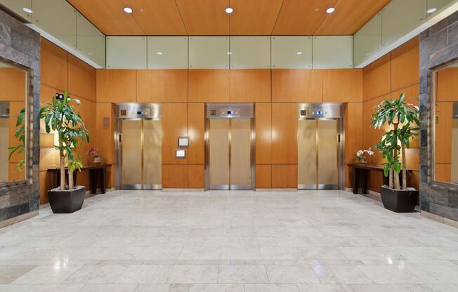 Beautiful 2BD/2BTH CONDO IN THE LOOP!