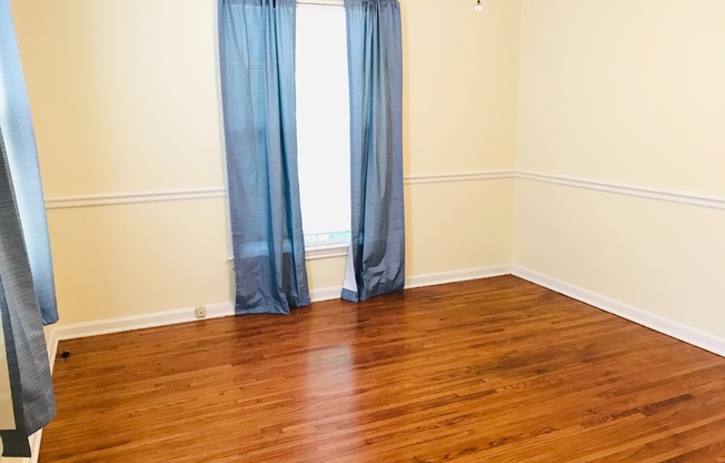 2 beds, 1 bath, $1,200