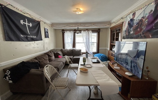 9 RADNOR RD