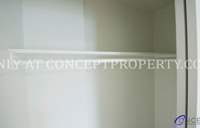 2 beds, 1 bath, 894 sqft, $1,599, Unit 23