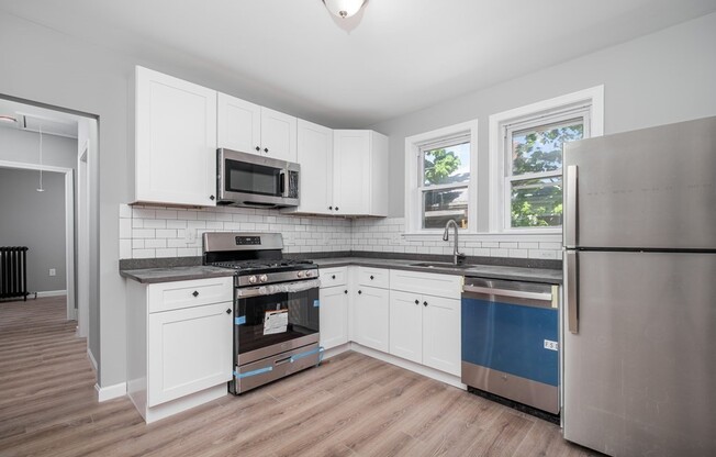 17 19 ALCOTT PARK