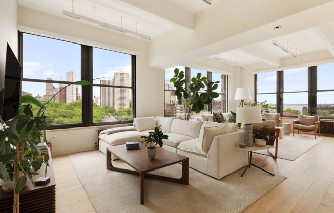 3 beds, 3.5 baths, 2,447 sqft, $30,000, Unit 10FG