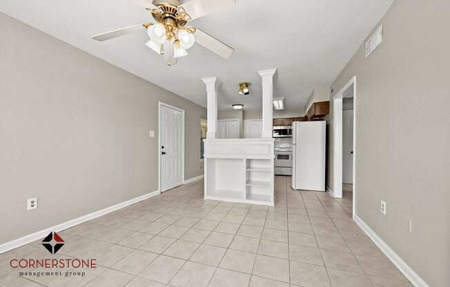 LOCATED MINUTES FROM LSU BASEBALL/FOOTBALL FIELD! 2 BED, 1 BATH!