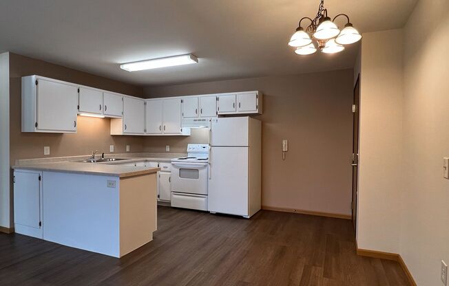 1 bed, 1 bath, 691 sqft, $890, Unit ME 2401-61