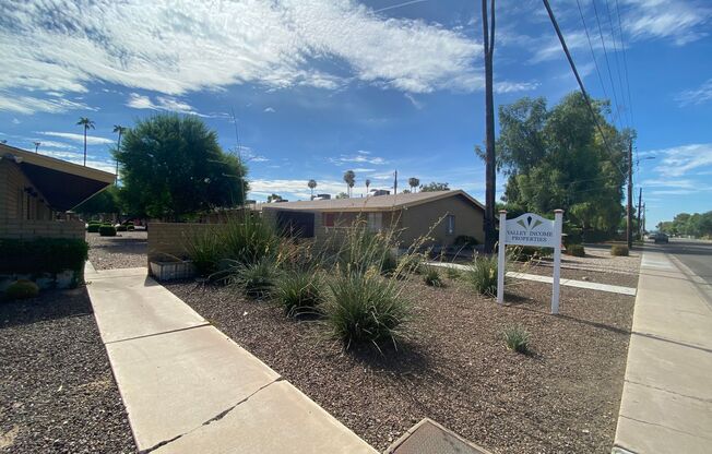 1 MONTH FREE rent 2 bed 1 bath with private Patio
