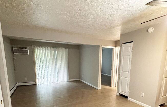 1 bed, 1 bath, 560 sqft, $795, Unit 720-26