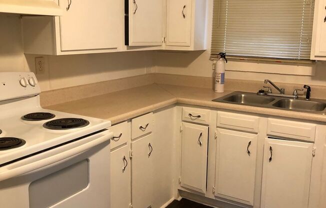 2 beds, 1 bath, $1,250