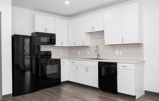 2 beds, 2 baths, 987 sqft, $1,775, Unit 708