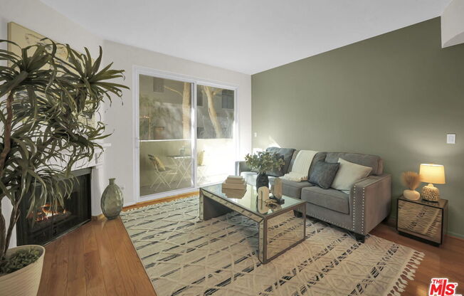 2 beds, 2 baths, 942 sqft, $559,900, Unit 135