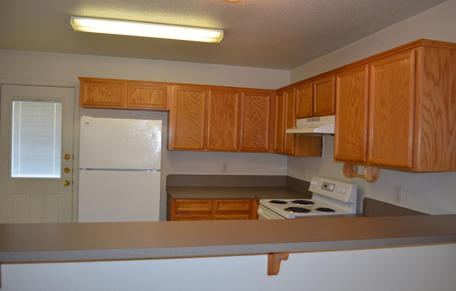 2 beds, 1 bath, 1,033 sqft, $925, Unit Unit B - STILL OCCUPIED BY RESIDENT