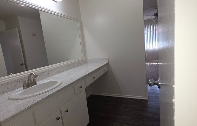 1 bed, 1 bath, 713 sqft, $2,075, Unit A124