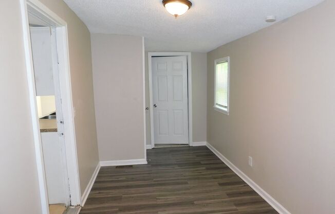 3 beds, 2 baths, $1,195