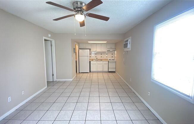 1BD/1BA Apartment off Curry Ford in Henley Park Apartments!