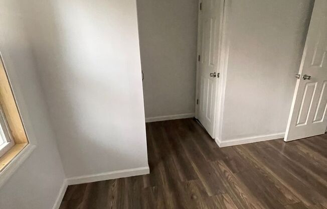 3 beds, 1 bath, $1,400