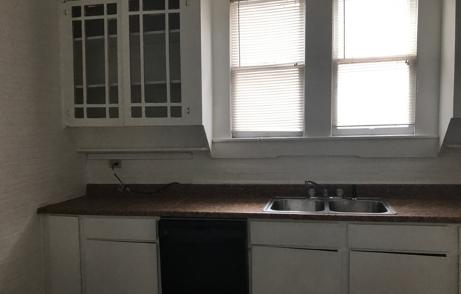 121 DANIEL ST