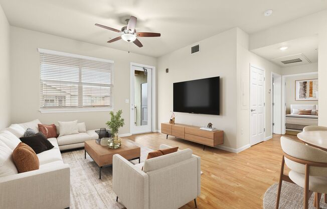 2 beds, 2 baths, 1,015 sqft, $1,685, Unit 319