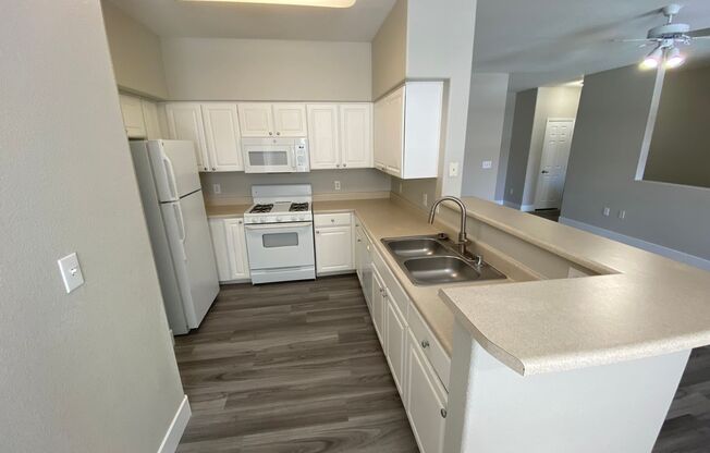 2 beds, 2 baths, 1,174 sqft, $1,450, Unit Las Vegas Blvd Unit 2238