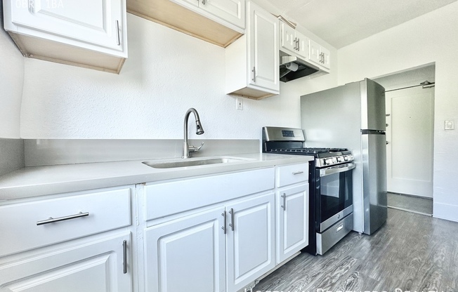 1454 W 3 ST
