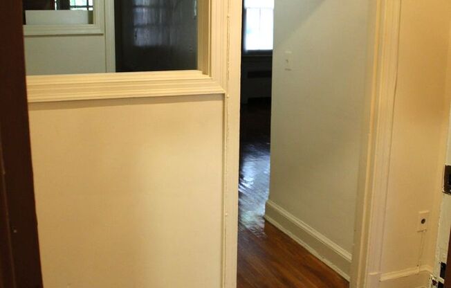 1 bed, 1 bath, 706 sqft, $1,695, Unit 400 #11