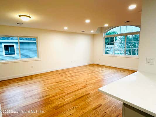 84 BIONIA AVE
