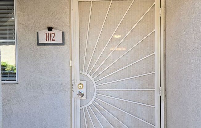 A Fabulous 2 Bedroom Condo with a Garage in the Heart of Summerlin!!!