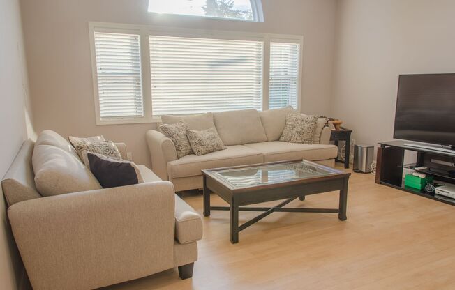 4bd/2.5ba Seattle Home