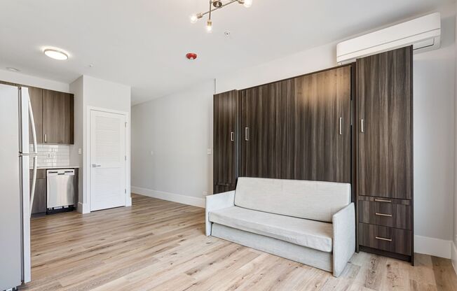 Studio, 1 bath, 360 sqft, $1,625, Unit 207