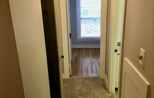 2 beds, 1 bath, 962 sqft, $1,525, Unit 1K