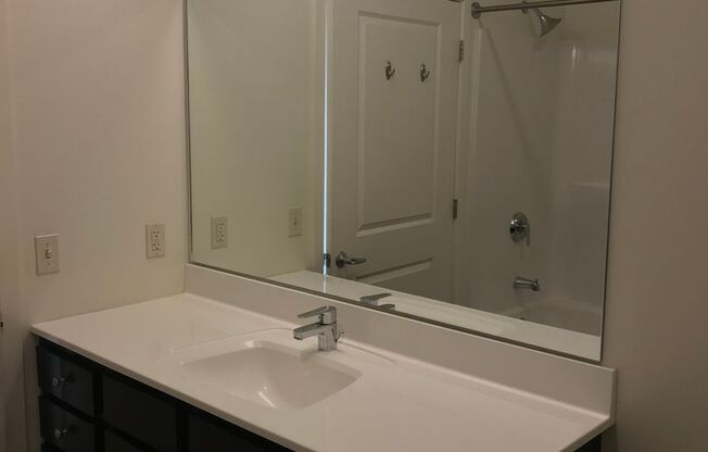 2 beds, 1 bath, 1,010 sqft, $2,150, Unit 110