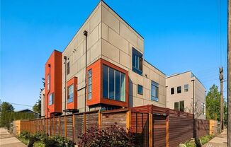 West Seattle - Industrial-Modern 3 bedroom / 2.5 bath Town Home
