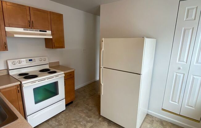 2 beds, 1 bath, $1,095