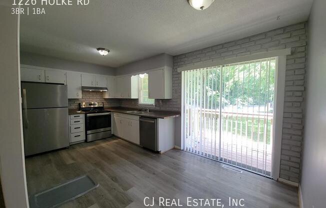 1226 HOLKE RD
