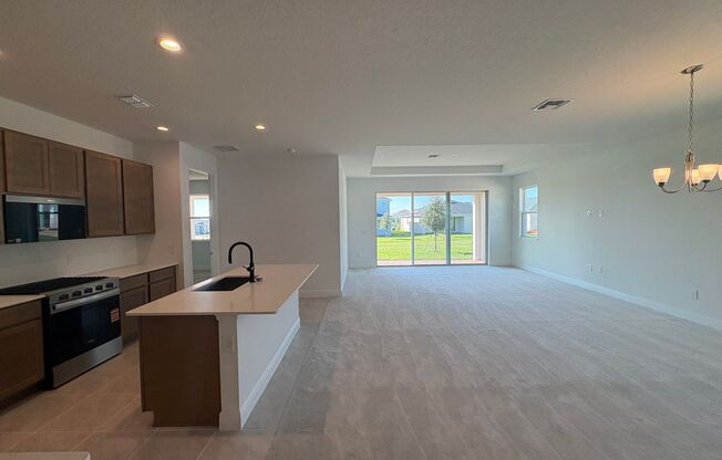 Stunning New Construction Home in the Heart of Apopka