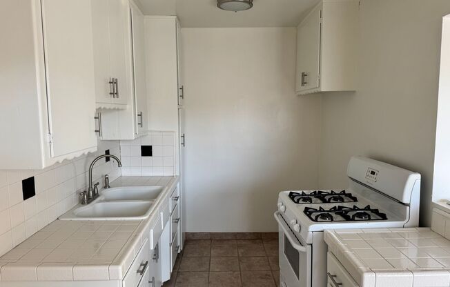 1040 Ximeno Ave.